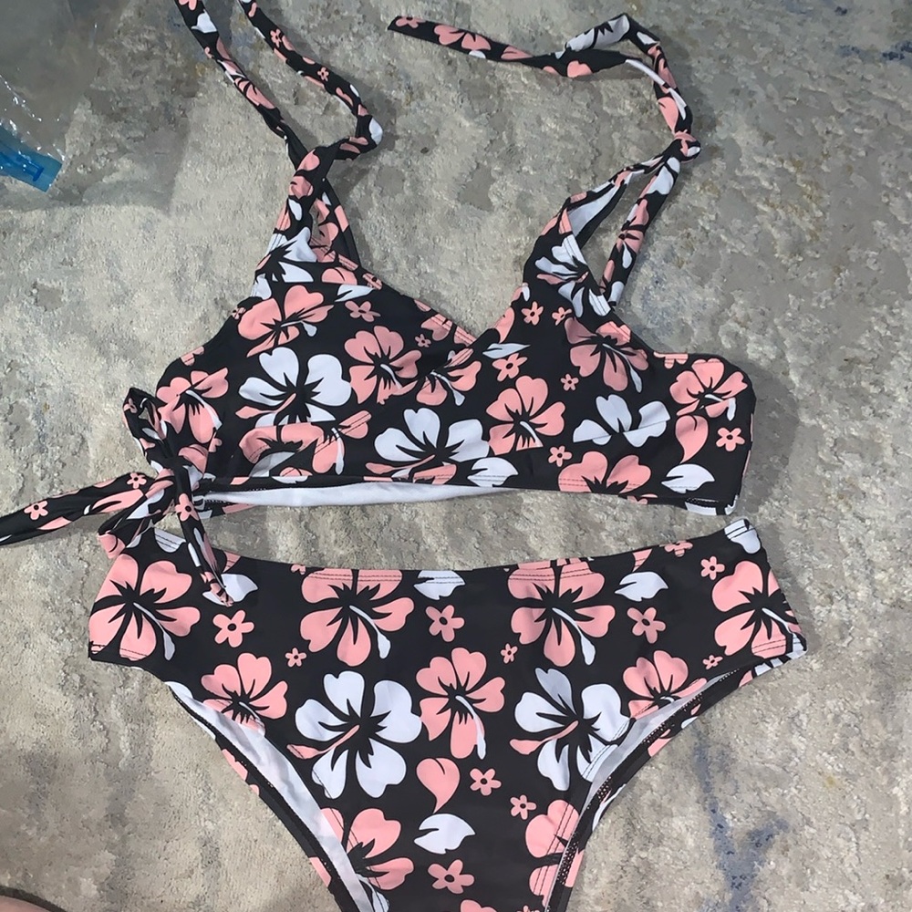 Women’s 2 piece bathing suit sz xl